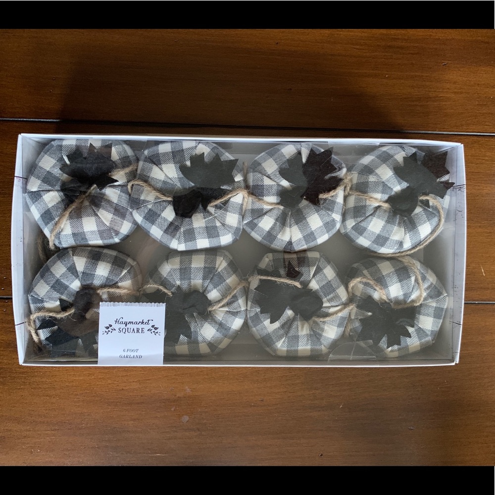 NWT Haymarket Square Pumpkin Plaid Check Shabby Chic Halloween fall Garland